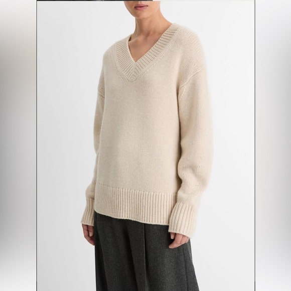 Vince Sweaters - Vince cashmere v neck sweater off white xs/tp